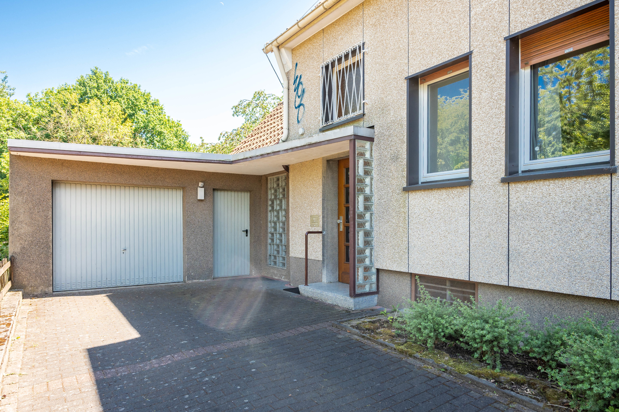 Garage 1