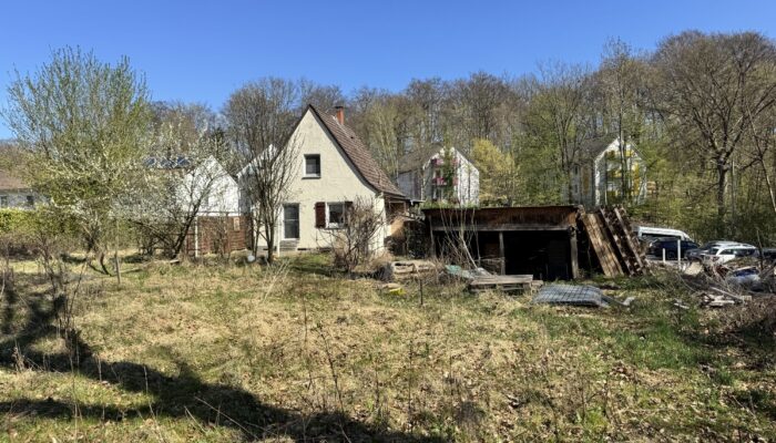 Grundstück mit Altbestand