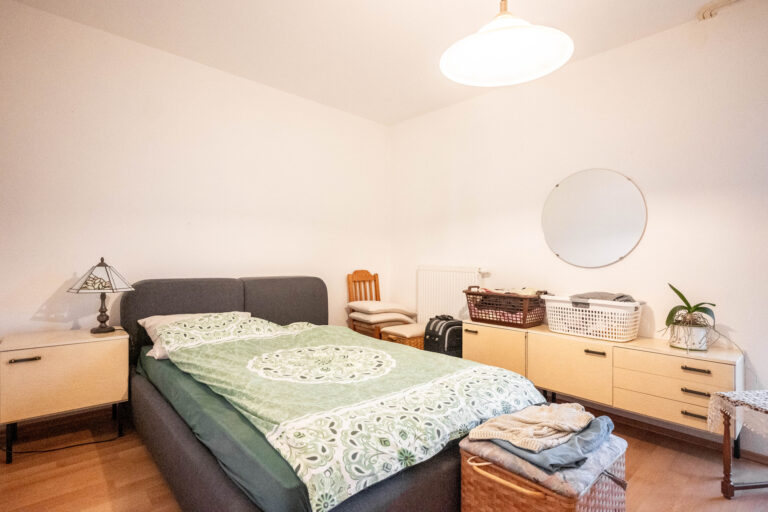 Schlafzimmer 1