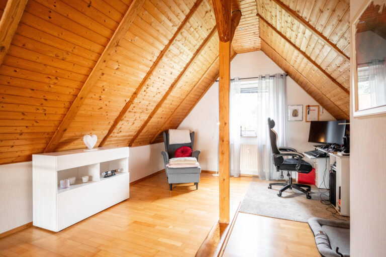 Spitzboden Arbeitsbereich