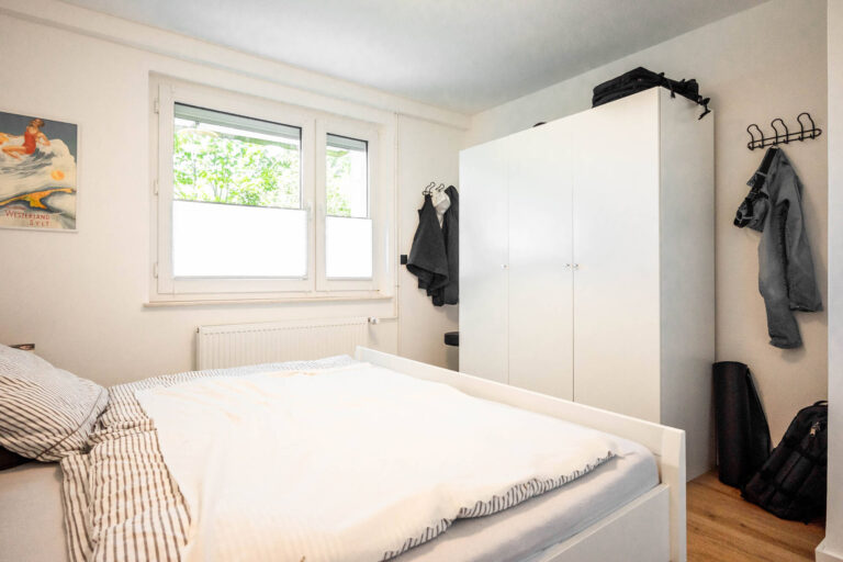 Schlafzimmer 1a