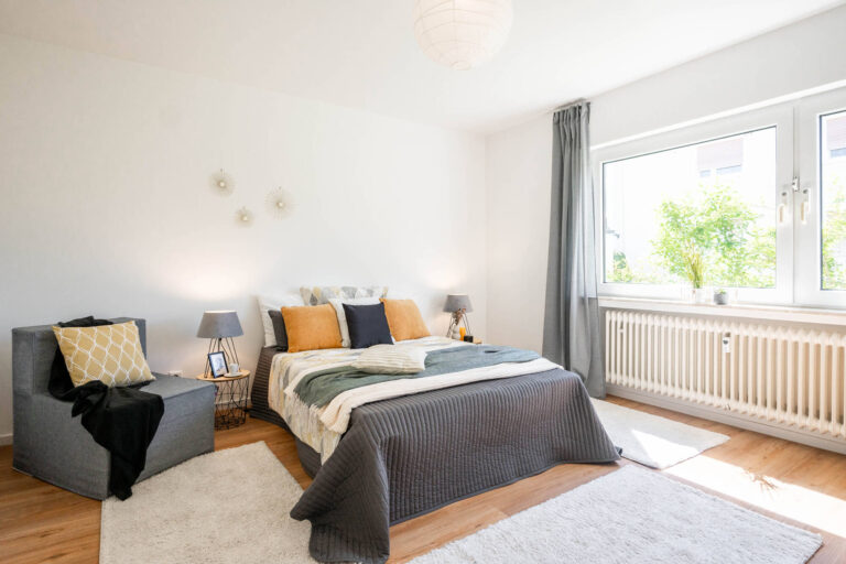 Schlafzimmer 1