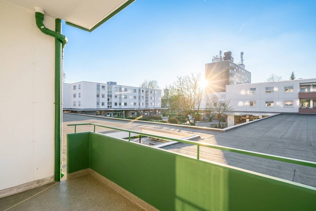 Renovierte 4 Zimmerwohnung mit Balkon, Fahrstuhl und TG-Platz in Bielefeld Stieghorst - Photo 3