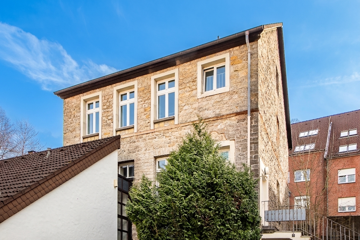 Ideal für Auszubildende und Pendler - Möbliertes Appartement im alten Gefängnis in Oerlinghausen - Foto 2